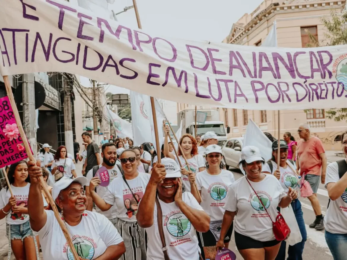Jornada de Lutas do MAB reúne 1.000 mulheres em Brasília (DF) para cobrar respostas para reivindicações dos atingidos por barragens