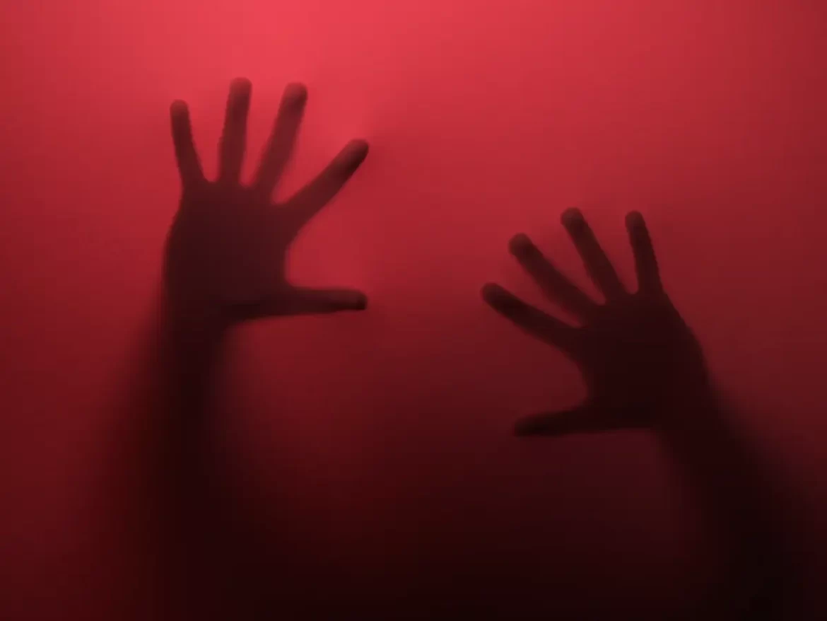 Queimaduras podem ser uma arma cruel na violência doméstica contra mulheres A campanha junho laranja alerta para a prevenção das queimaduras e a violência contra a mulher