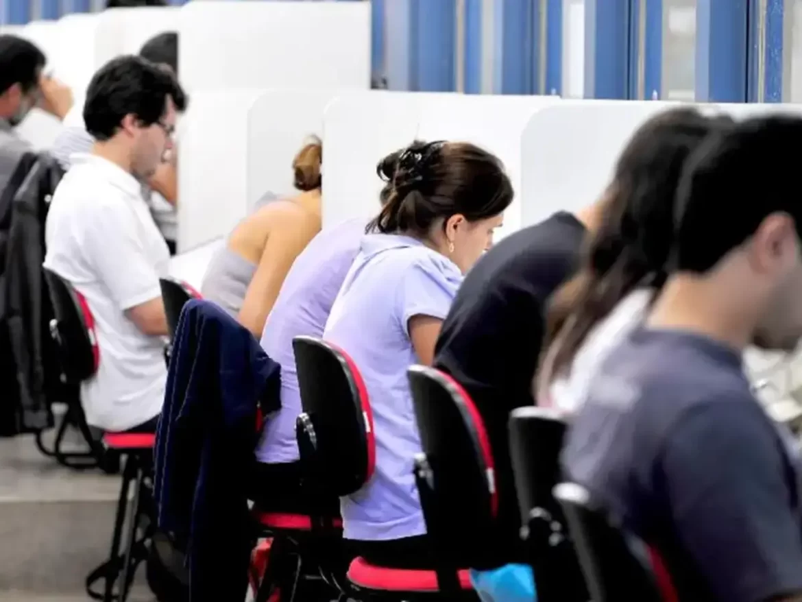 MEC libera acúmulo de benefícios para estudantes de graduação