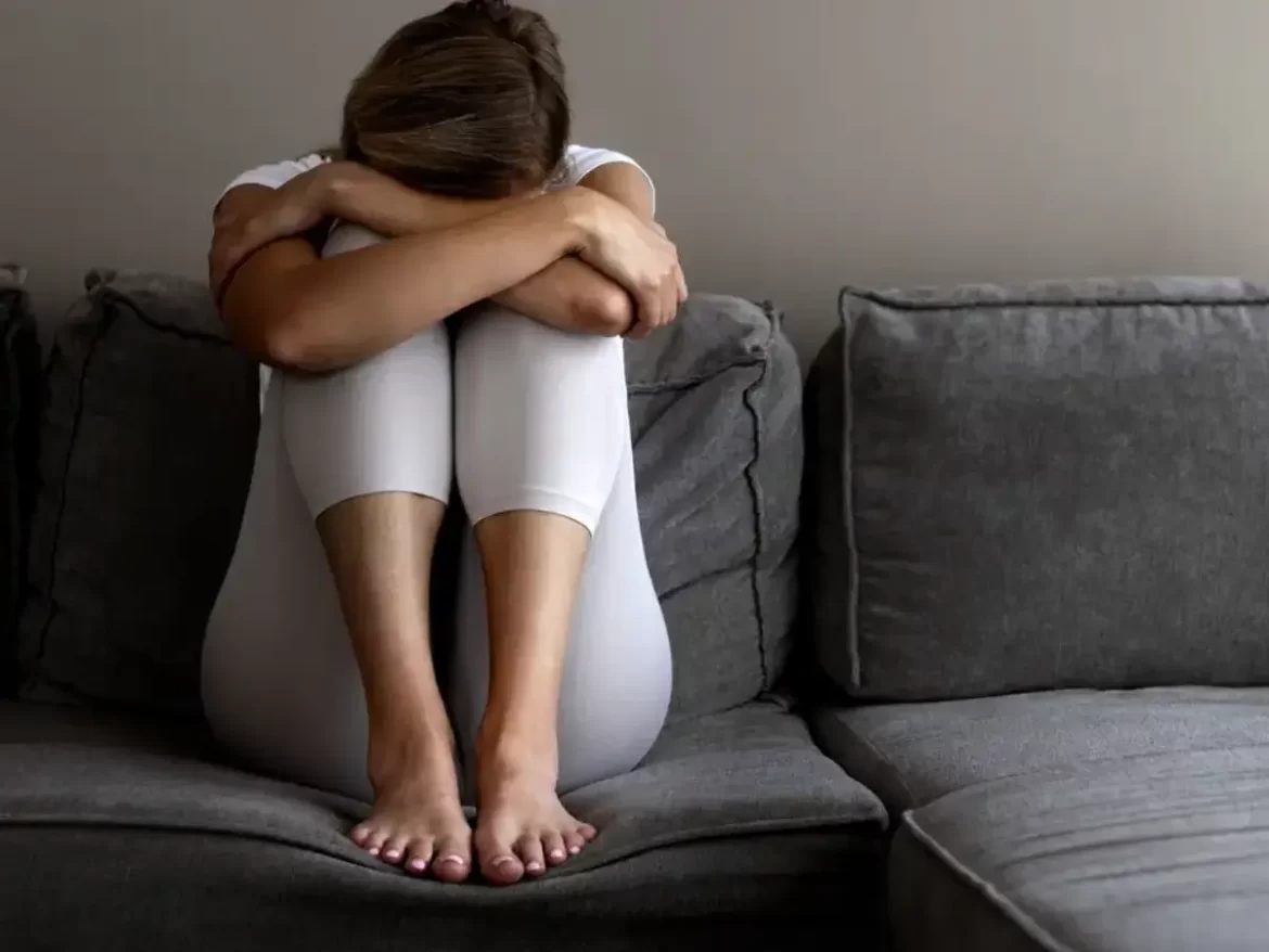 Sem leis específicas, vítimas de stealthing enfrentam silêncio institucional e dor emocional