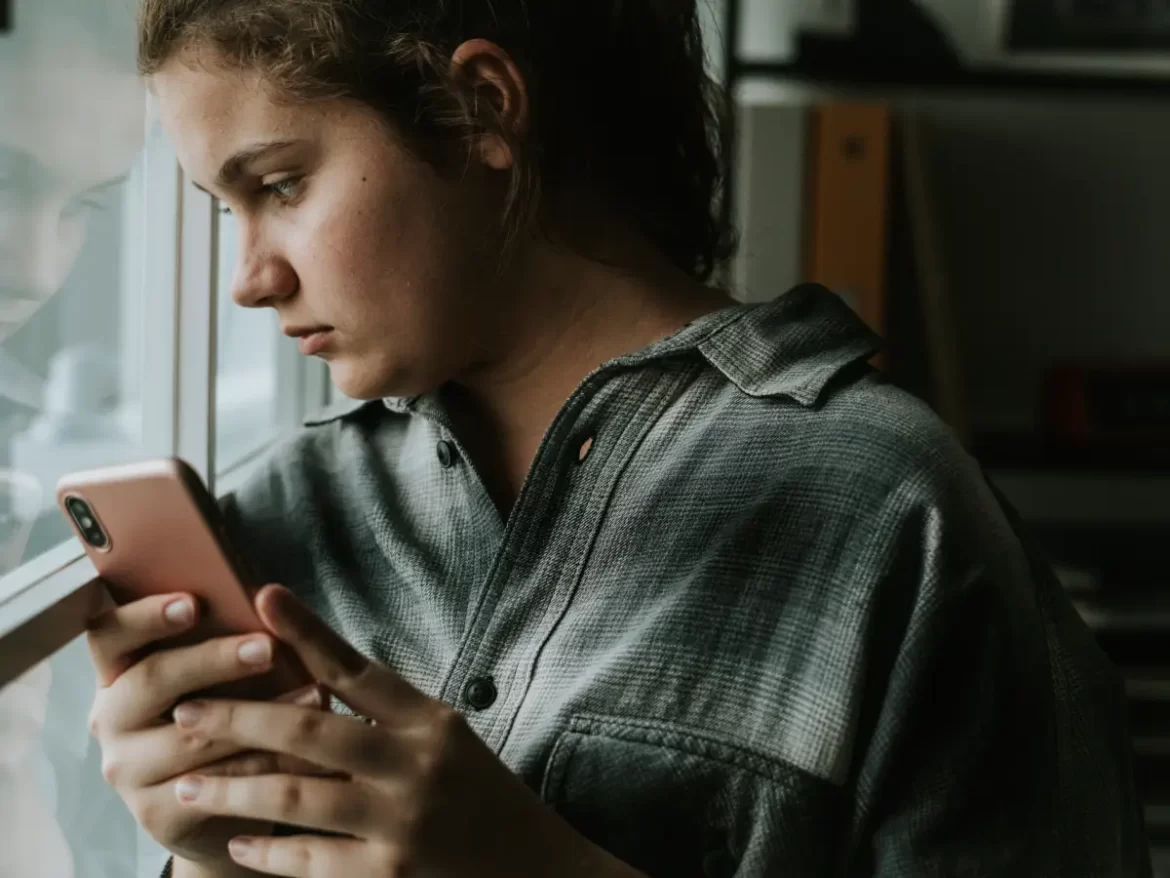 Instagram passa a ser considerado inadequado para menores de 16 anos, decide Ministério da Justiça