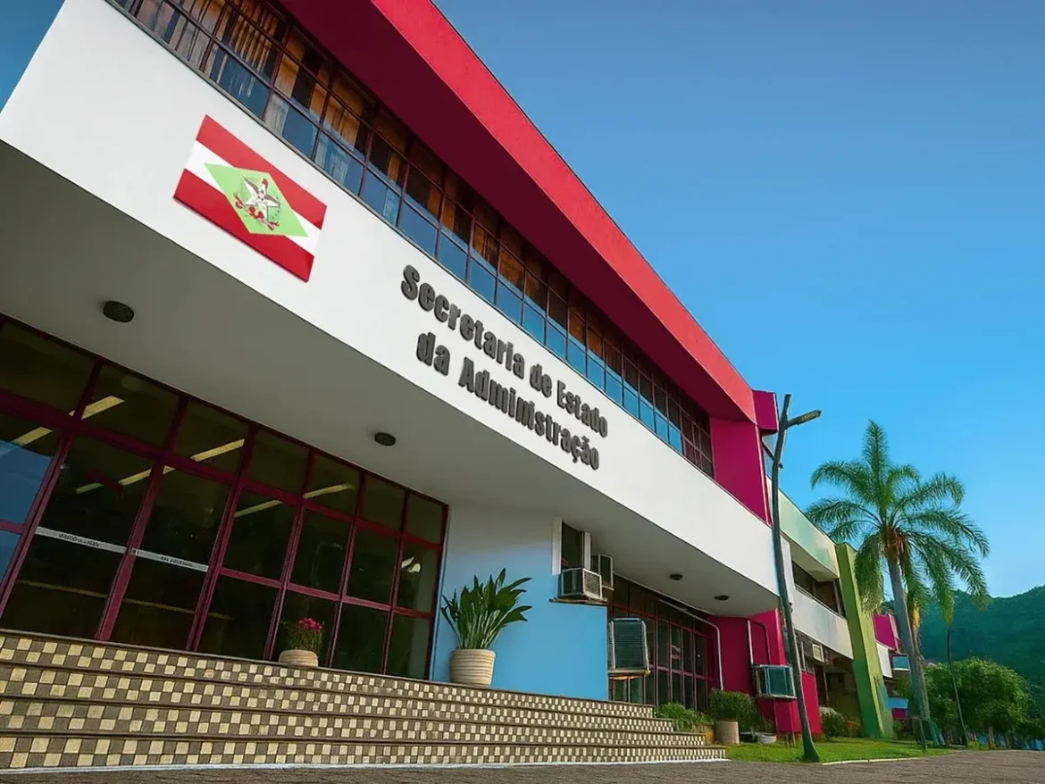 Edital para bolsas abre 16 vagas para gestão pública em SC